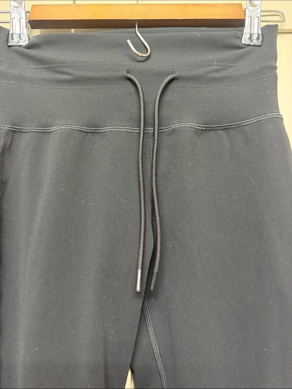 Vuori Womens Small Black High-Waist Drawstring Joggers